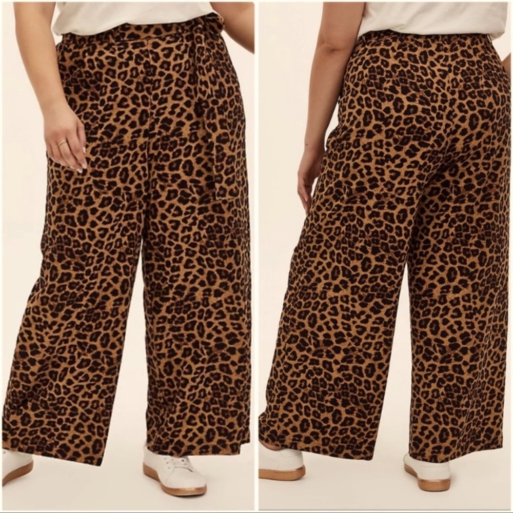 TORRID crepe wide leg leopard pants size 4